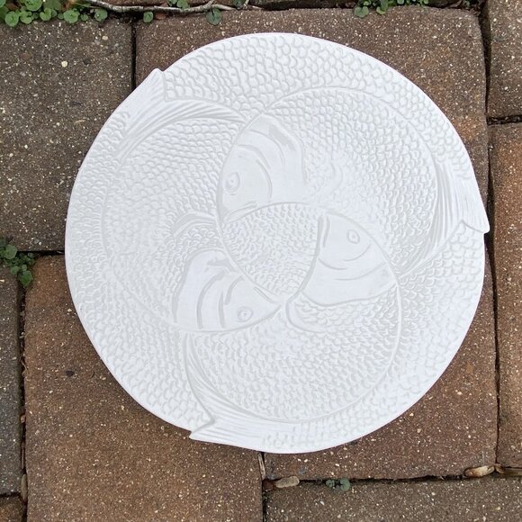 White Fish Plate - Triple Fish 10” - Picture 3 of 8